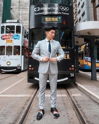 Какие оксфорды носить с серым костюмом