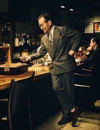 Какие оксфорды носить с серым костюмом