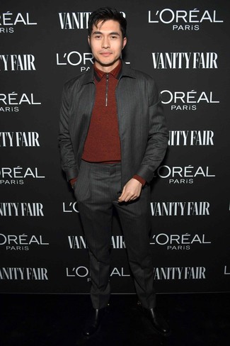 Какие свитеры с воротником поло носить с серым костюмом