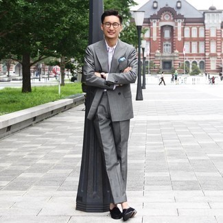 Какие лоферы с кисточками носить с серым костюмом