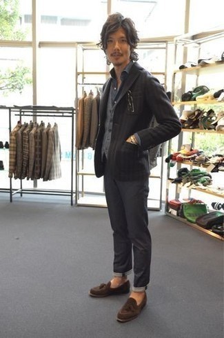 С чем носить серый трикотажный жилет мужчине