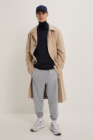 Какие кроссовки носить с серыми спортивными штанами мужчине