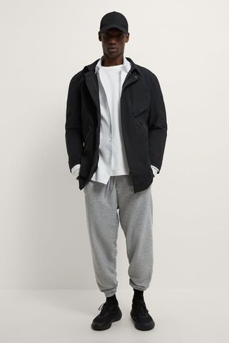 Какие полевые куртки носить с серыми спортивными штанами