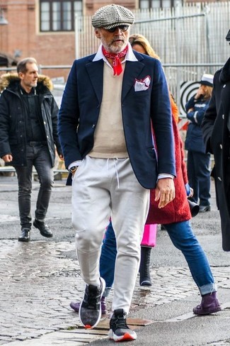 Как носить серые спортивные штаны с серыми кроссовками мужчине