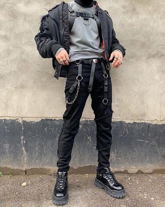 Как носить серый свитшот с черными рваными джинсами мужчине