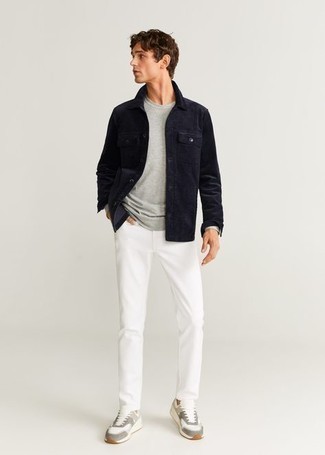 Какие рубашки с длинным рукавом носить с серым свитшотем мужчине