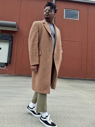 Какие длинные пальто носить с серым свитшотем