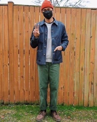 Какие куртки-рубашки носить с серым свитшотем мужчине