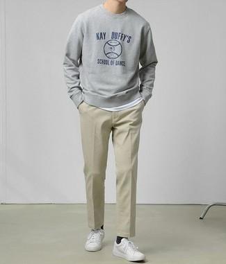 Какие майки носить с серым свитшотем мужчине