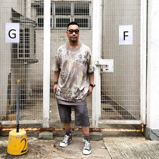 С чем носить серую майку мужчине