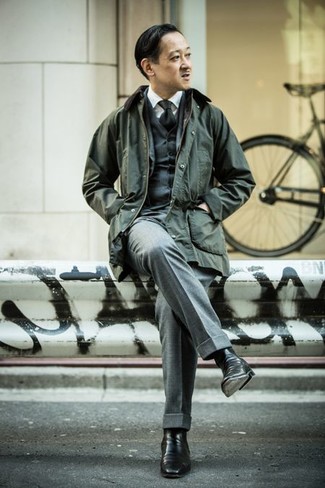 С чем носить серый костюм-тройку