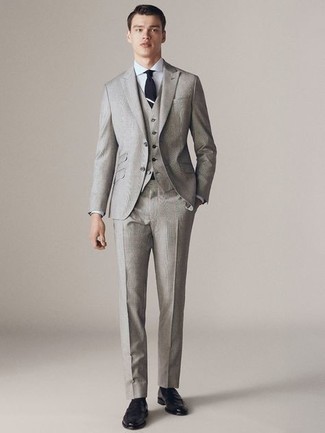 С чем носить серый костюм-тройку