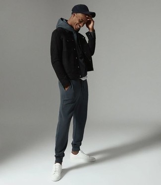 С чем носить серый спортивный костюм мужчине