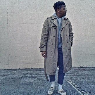 С чем носить серый плащ мужчине