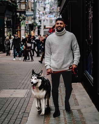 Как носить серую водолазку с черными джинсами мужчине