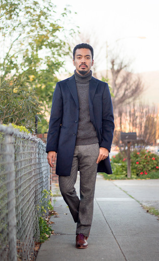 Какие броги носить с серой водолазкой