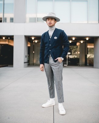 Какие кардиганы носить с серой водолазкой мужчине