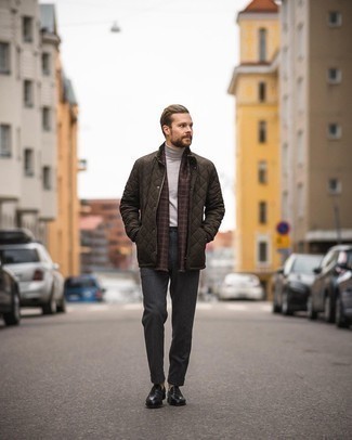 Какие брюки чинос носить с серой водолазкой