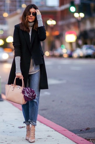 Какое пальто носить с серой водолазкой женщине