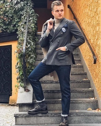 Какие двубортные пиджаки носить с серой водолазкой мужчине
