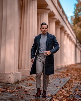 Как носить серую водолазку с серыми брюками чинос