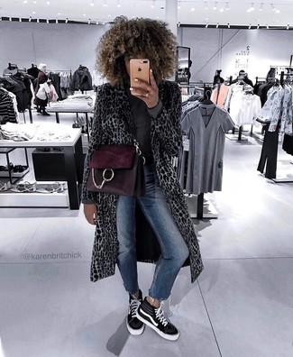 Как носить серую водолазку с серым пальто женщине