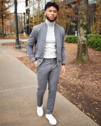 Как носить серую водолазку с серым бомбером в вертикальную полоску мужчине