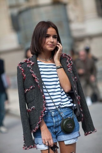 С чем носить серый твидовый жакет женщине