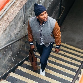 С чем носить серую университетскую куртку мужчине