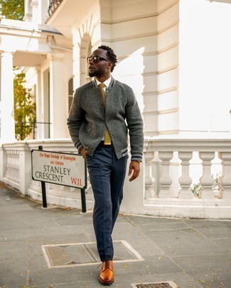 С чем носить серую университетскую куртку мужчине