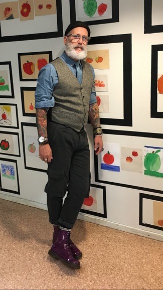 Какие брюки карго носить с серым жилетом