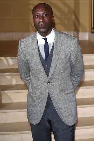 С чем носить серый жилет в деловом стиле