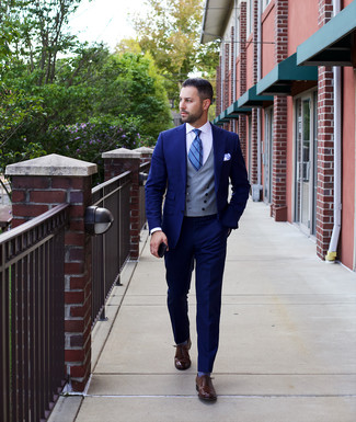 С чем носить серый жилет в деловом стиле