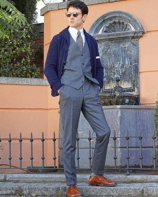 С чем носить серый жилет в деловом стиле