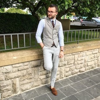 Какие лоферы носить с серым жилетом