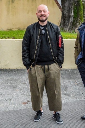 С чем носить серые часы мужчине