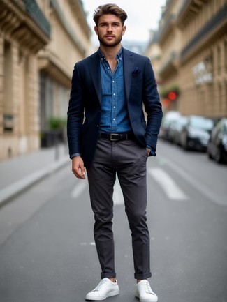 С чем носить серые шерстяные классические брюки мужчине