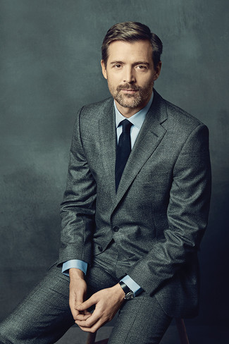 С чем носить серый шерстяной костюм