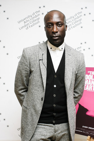 С чем носить серый шерстяной костюм