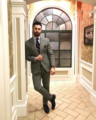 С чем носить серый шерстяной костюм