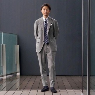С чем носить серый шерстяной костюм