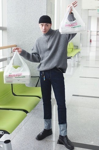 Какие джинсы носить с серым свитером с воротником на молнии мужчине