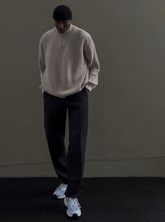 С чем носить серый свитер с воротником на молнии мужчине