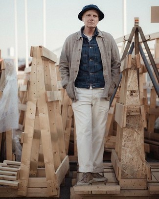 С чем носить футболку на пуговицах мужчине