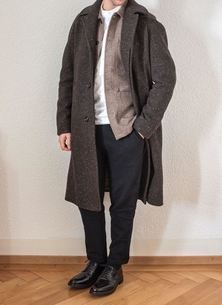 Как носить футболку на пуговицах с длинным пальто