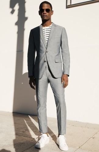 Как носить футболку на пуговицах с костюмом