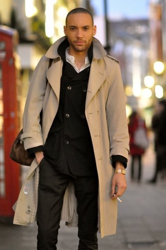 Как носить футболку на пуговицах с плащом мужчине