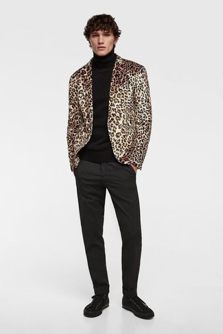 Как носить высокие кеды с пиджаком мужчине