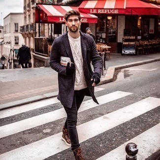 Как носить высокие кеды с вязаным свитером мужчине