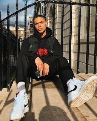 Как носить высокие кеды с курткой без рукавов мужчине